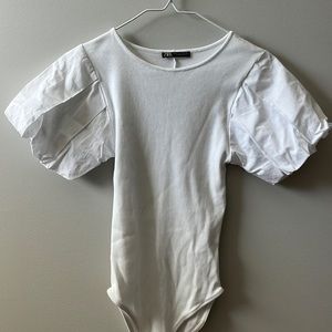 Zara white puff sleeve bodysuit